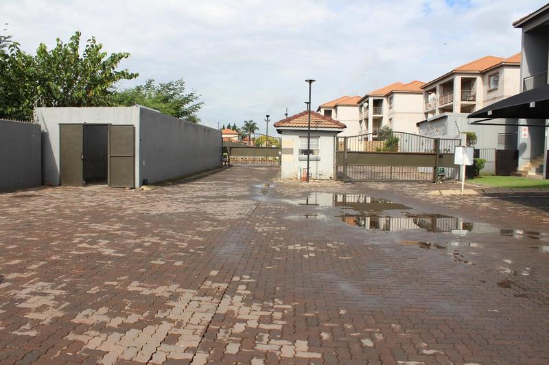 To Let 2 Bedroom Property for Rent in Bardene Gauteng