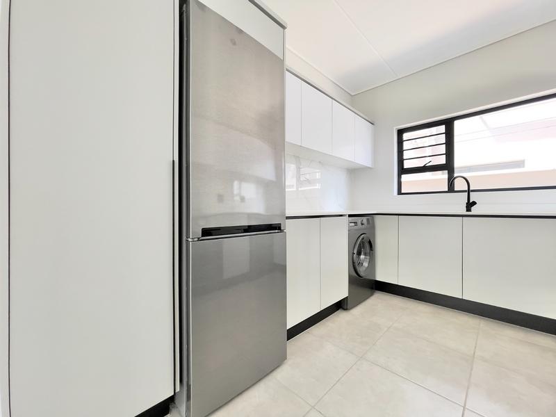To Let 3 Bedroom Property for Rent in Waterfall Gauteng