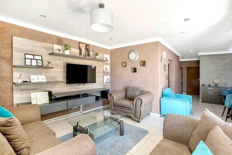 To Let 4 Bedroom Property for Rent in Glen Ridge Gauteng