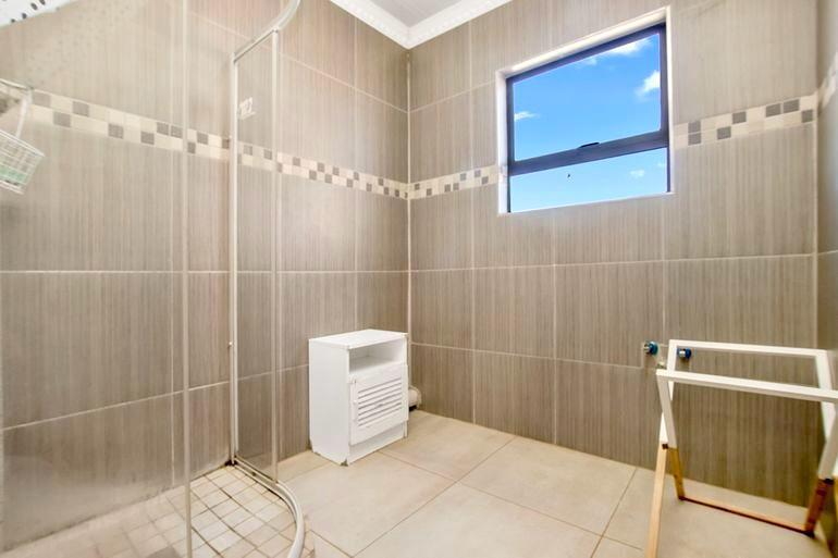 To Let 4 Bedroom Property for Rent in Glen Ridge Gauteng