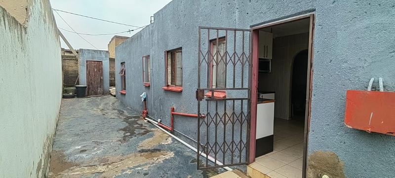 2 Bedroom Property for Sale in Doornkop Gauteng