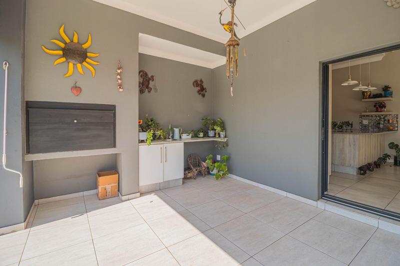 4 Bedroom Property for Sale in Midstream Meadows Gauteng