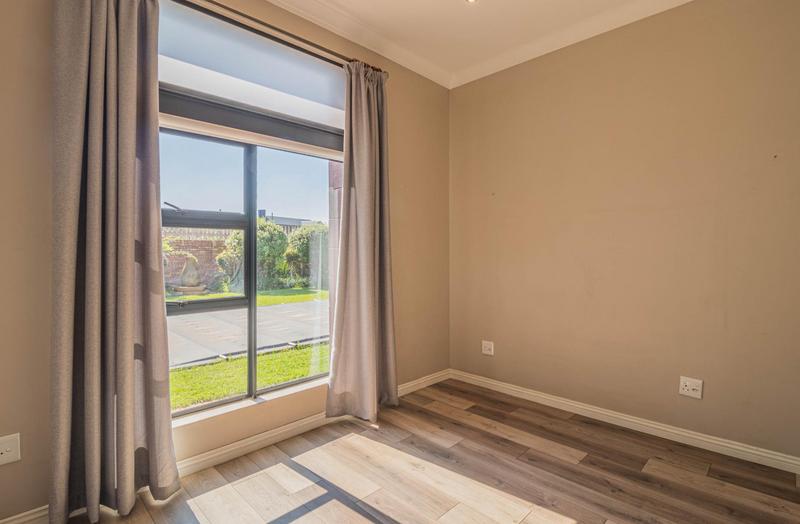 4 Bedroom Property for Sale in Midstream Meadows Gauteng
