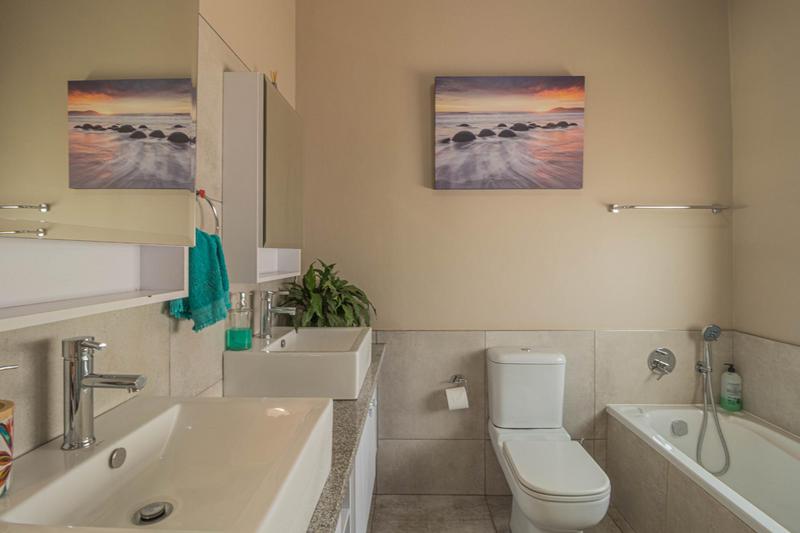 4 Bedroom Property for Sale in Midstream Meadows Gauteng