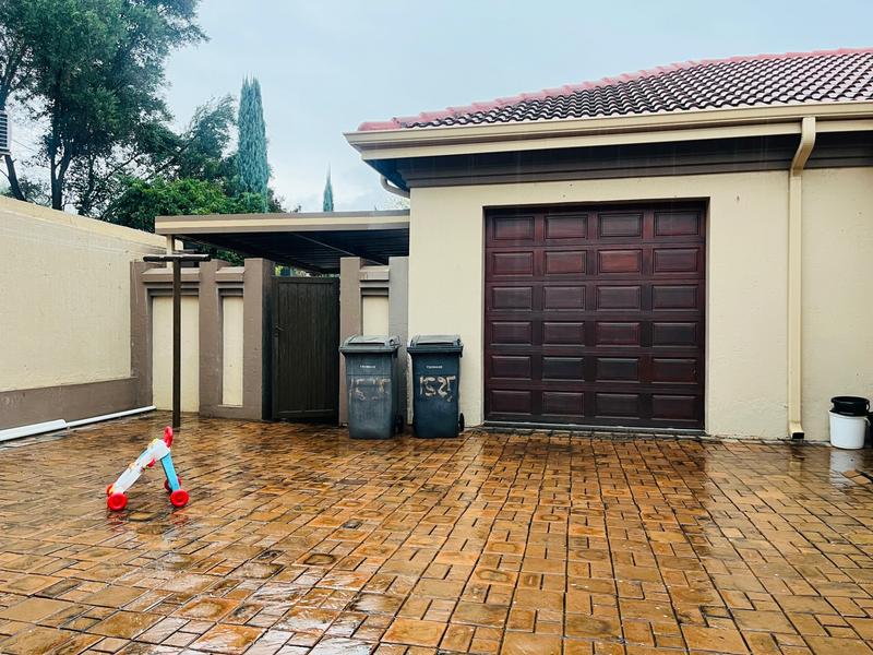 5 Bedroom Property for Sale in Montana Gauteng