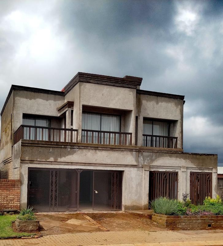 5 Bedroom Property for Sale in Orange Farm Gauteng