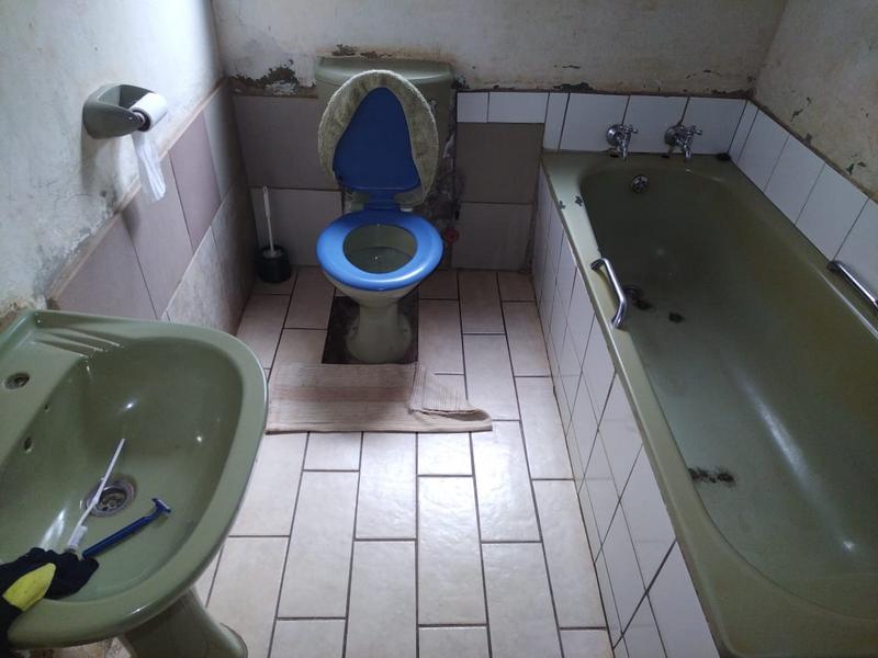 5 Bedroom Property for Sale in Orange Farm Gauteng