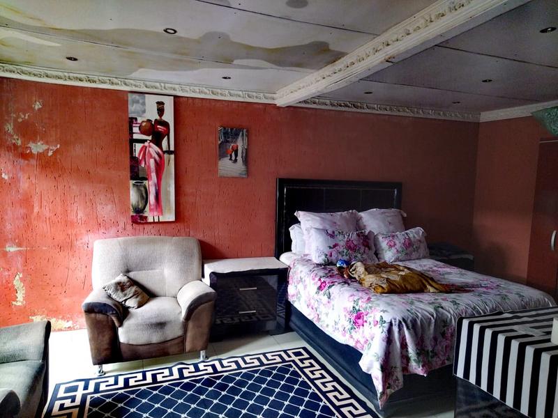5 Bedroom Property for Sale in Orange Farm Gauteng