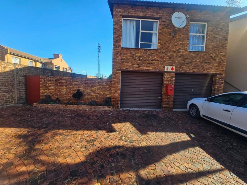 3 Bedroom Property for Sale in Glen Marais Gauteng