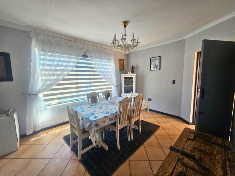 3 Bedroom Property for Sale in Glen Marais Gauteng