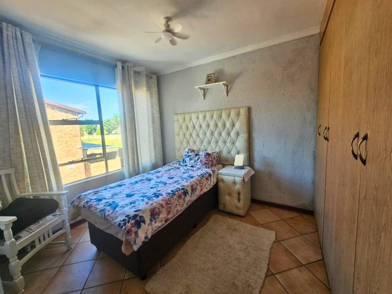 3 Bedroom Property for Sale in Glen Marais Gauteng