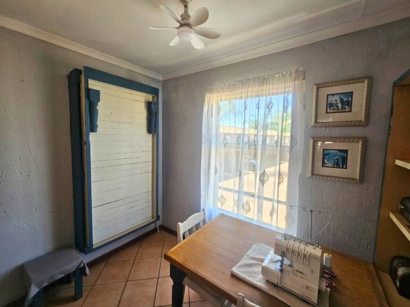 3 Bedroom Property for Sale in Glen Marais Gauteng