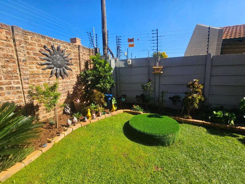 3 Bedroom Property for Sale in Glen Marais Gauteng