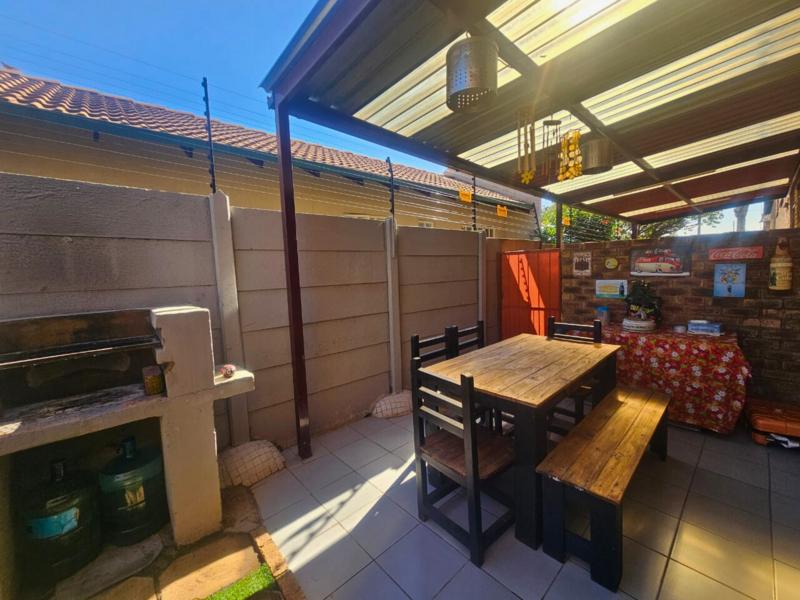 3 Bedroom Property for Sale in Glen Marais Gauteng
