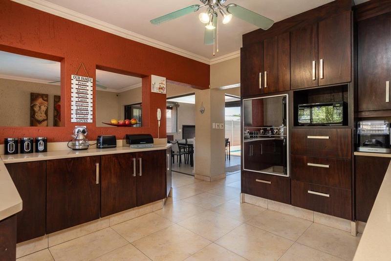 4 Bedroom Property for Sale in Brackenhurst Gauteng