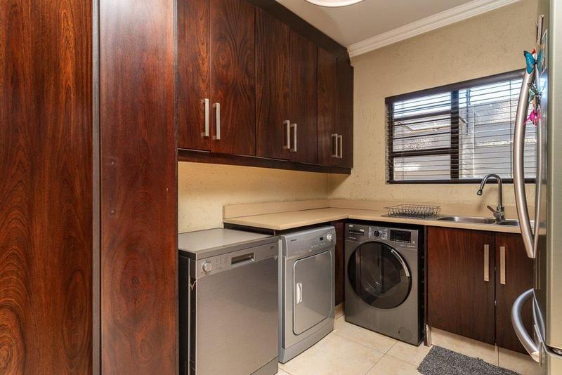 4 Bedroom Property for Sale in Brackenhurst Gauteng