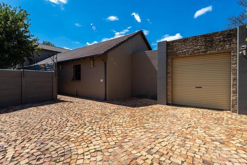 4 Bedroom Property for Sale in Brackenhurst Gauteng