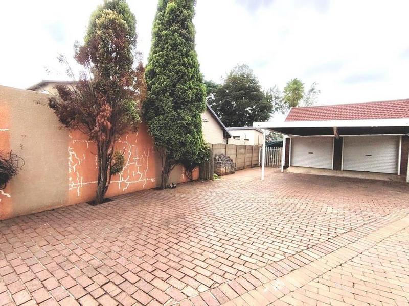 4 Bedroom Property for Sale in Randhart Gauteng