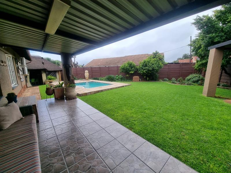 3 Bedroom Property for Sale in Verwoerdpark Gauteng