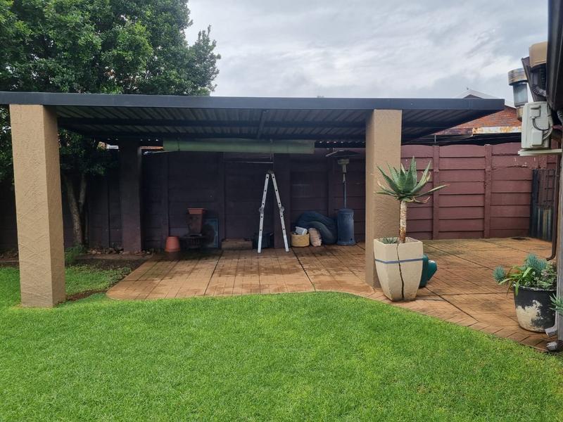 3 Bedroom Property for Sale in Verwoerdpark Gauteng