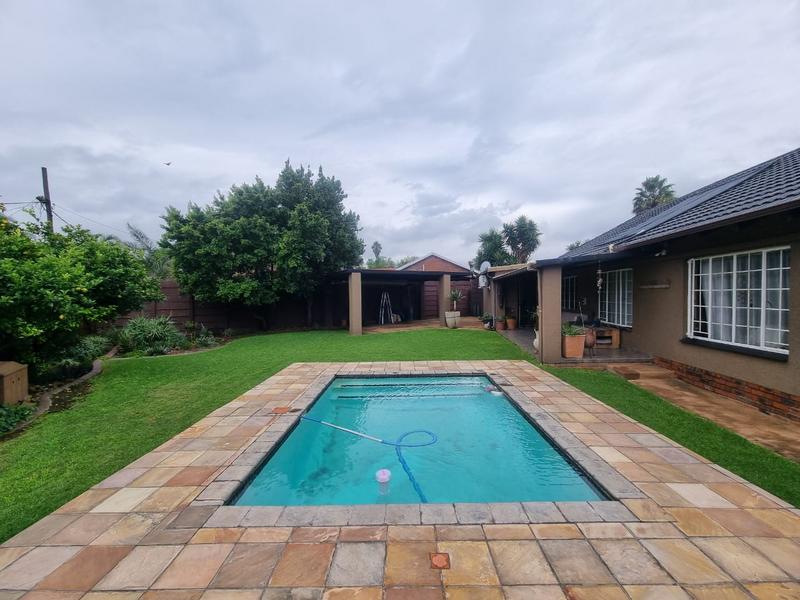 3 Bedroom Property for Sale in Verwoerdpark Gauteng
