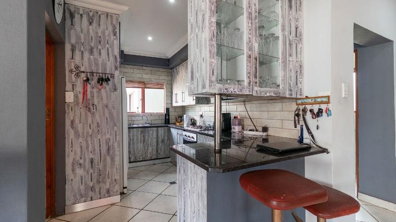 4 Bedroom Property for Sale in Zambezi Country Estate Gauteng