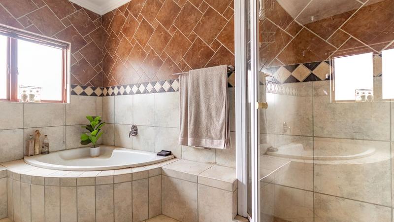 4 Bedroom Property for Sale in Zambezi Country Estate Gauteng