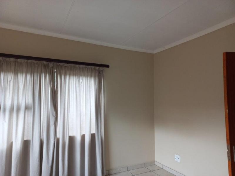 To Let 1 Bedroom Property for Rent in Edenvale Gauteng
