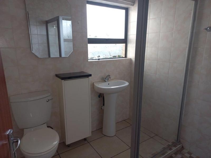 To Let 1 Bedroom Property for Rent in Edenvale Gauteng