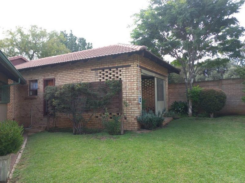 To Let 1 Bedroom Property for Rent in Edenvale Gauteng