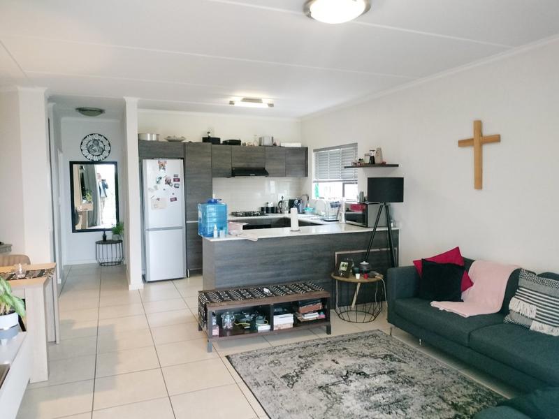 To Let 2 Bedroom Property for Rent in Greenstone Hill Gauteng