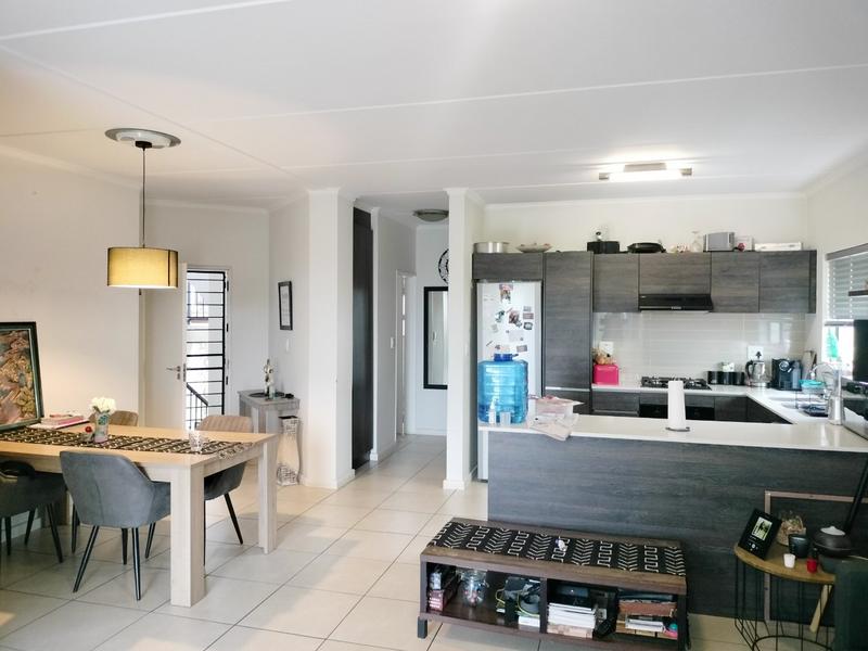 To Let 2 Bedroom Property for Rent in Greenstone Hill Gauteng