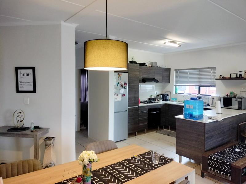 To Let 2 Bedroom Property for Rent in Greenstone Hill Gauteng