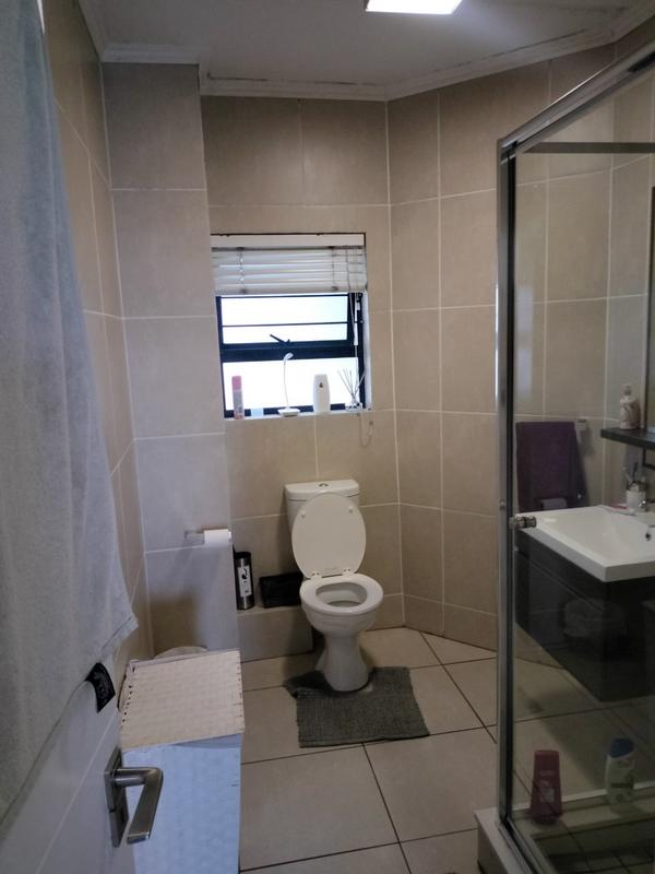 To Let 2 Bedroom Property for Rent in Greenstone Hill Gauteng