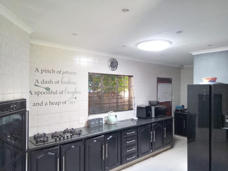 4 Bedroom Property for Sale in Wierda Park Gauteng