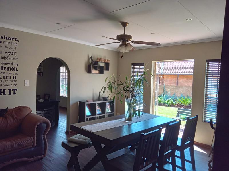 4 Bedroom Property for Sale in Wierda Park Gauteng
