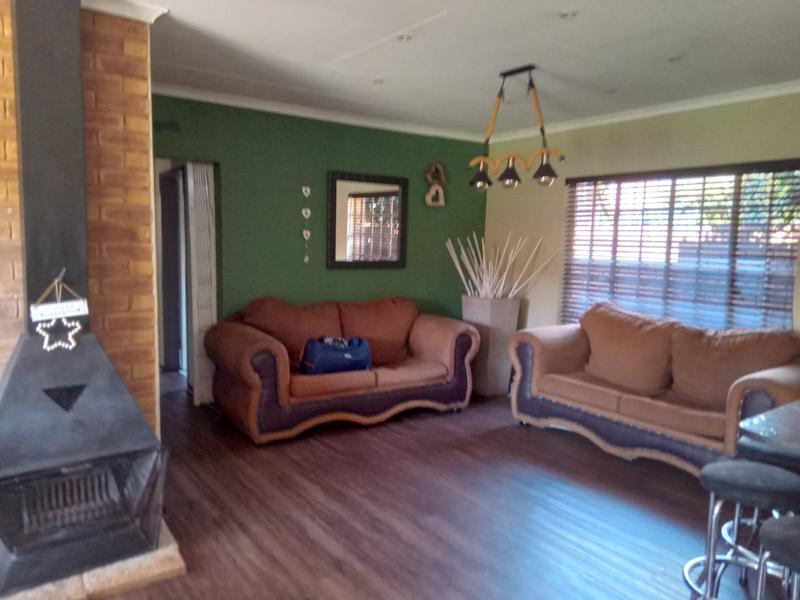 4 Bedroom Property for Sale in Wierda Park Gauteng
