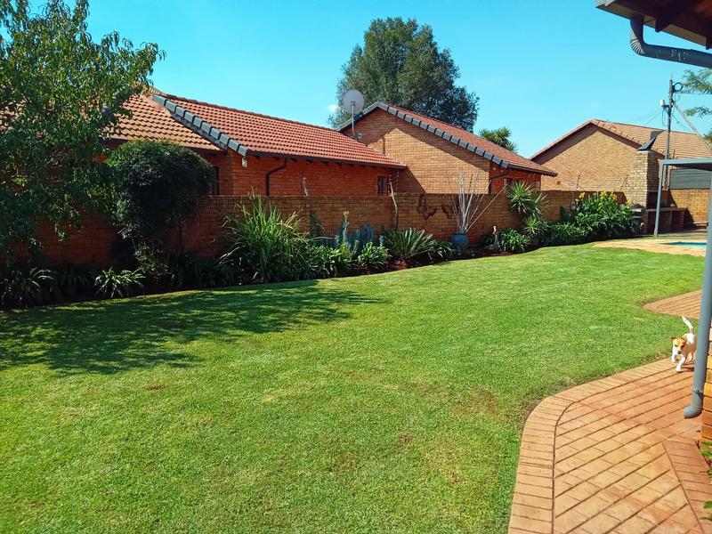 4 Bedroom Property for Sale in Wierda Park Gauteng