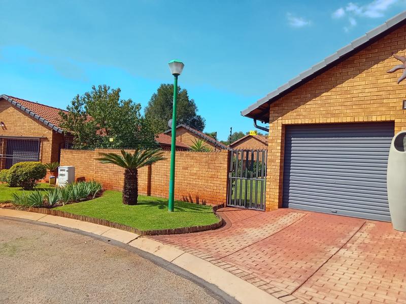 4 Bedroom Property for Sale in Wierda Park Gauteng