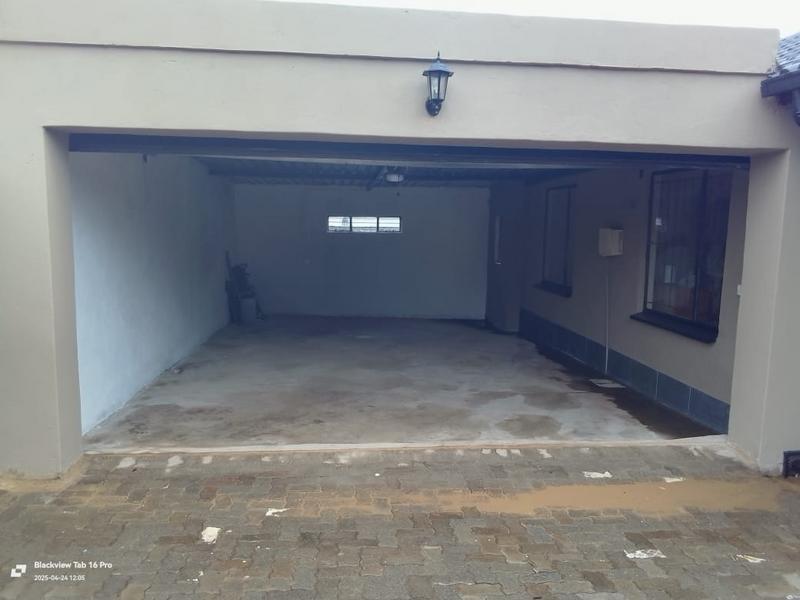 3 Bedroom Property for Sale in Kaalfontein Gauteng