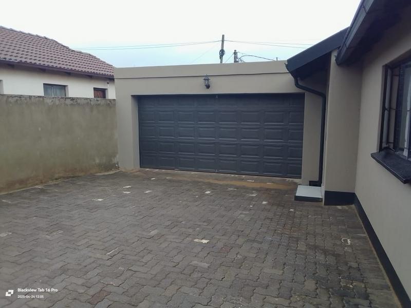 3 Bedroom Property for Sale in Kaalfontein Gauteng