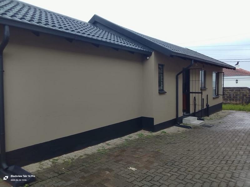 3 Bedroom Property for Sale in Kaalfontein Gauteng