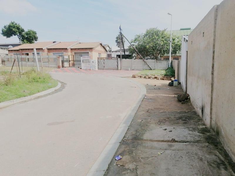2 Bedroom Property for Sale in Tembisa Central Gauteng