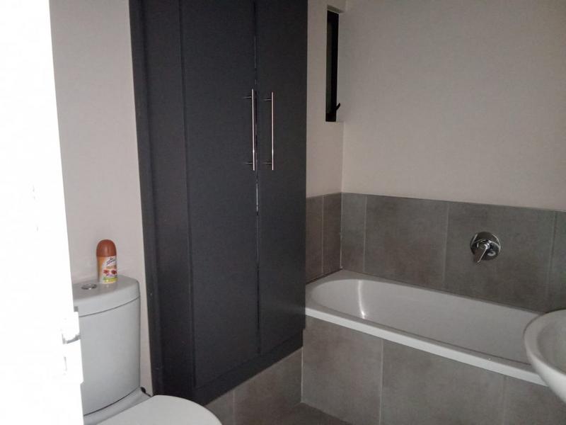 2 Bedroom Property for Sale in Vorna Valley Gauteng