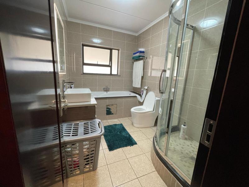 To Let 3 Bedroom Property for Rent in Fourways Gauteng