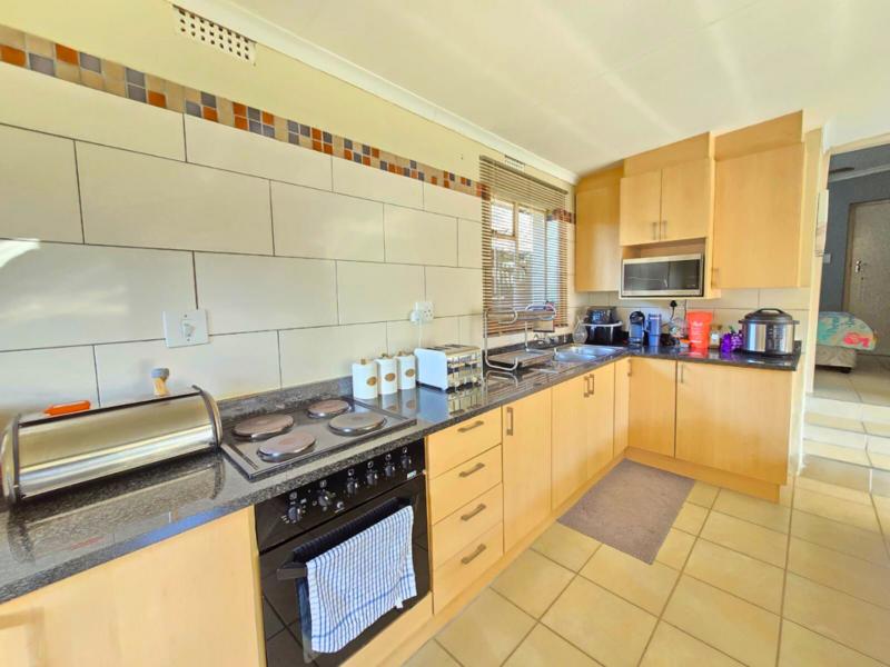 To Let 2 Bedroom Property for Rent in Edenvale Gauteng