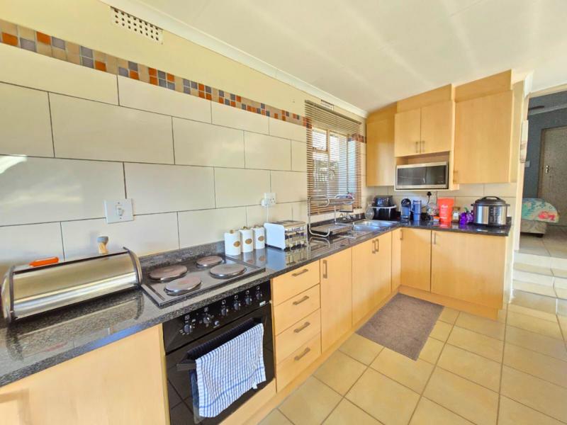 To Let 2 Bedroom Property for Rent in Edenvale Gauteng