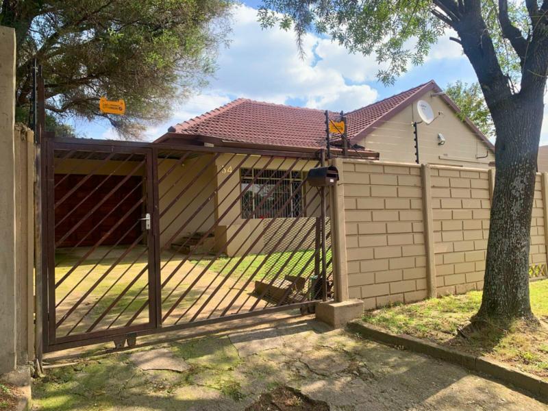 To Let 2 Bedroom Property for Rent in Edenvale Gauteng