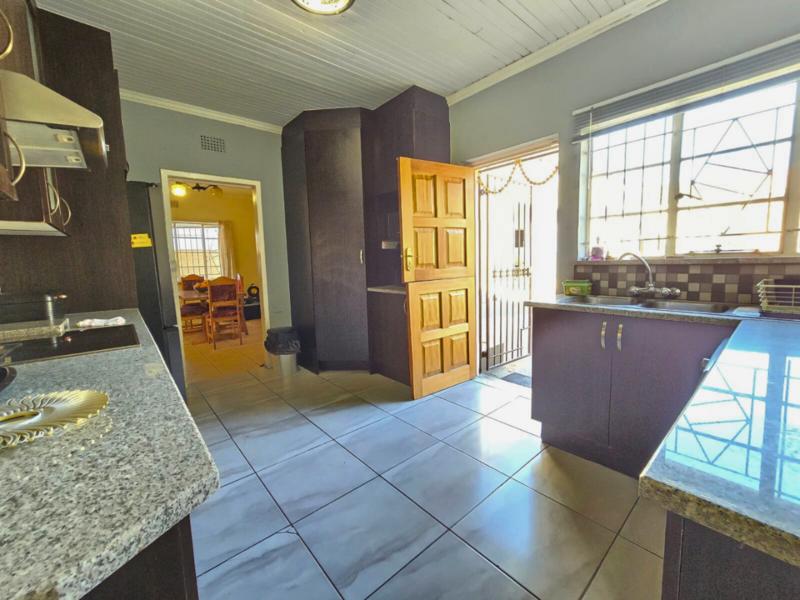 To Let 3 Bedroom Property for Rent in Edenvale Gauteng