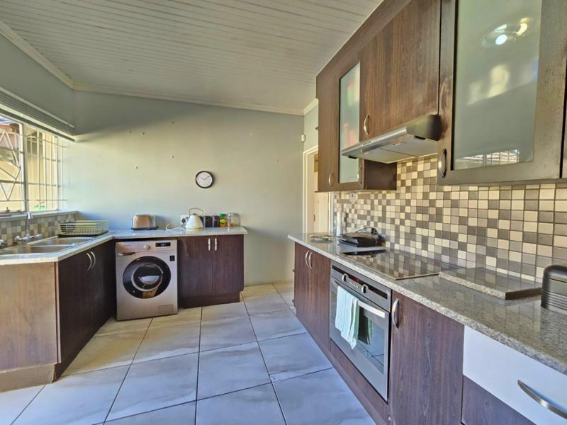 To Let 3 Bedroom Property for Rent in Edenvale Gauteng